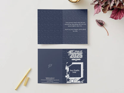 « Promotion 2025 – Un chapitre se tourne » Carte de remise des diplômes